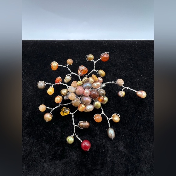 Vintage Pearl and Crystal Brooch Pin - Picture 3 of 4